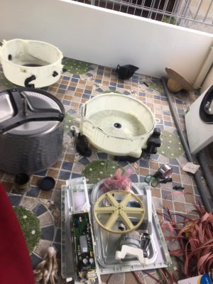 Hướng dẫn vệ sinh máy giặt cửa ngang đúng cách