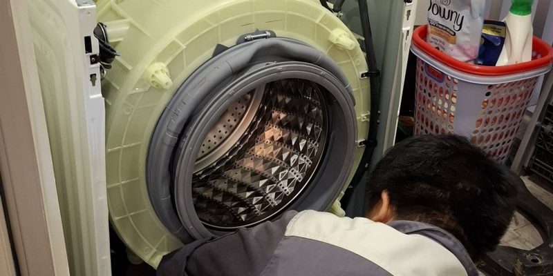 sửa máy giặt kêu to do hỏng bạc đạn