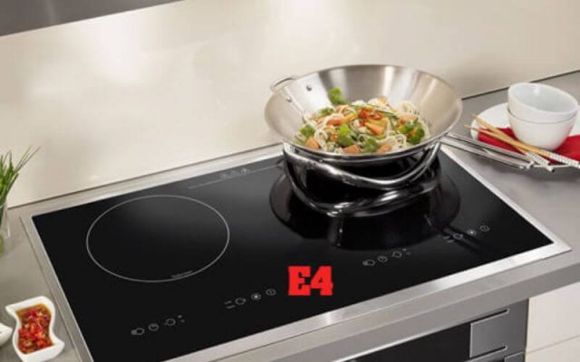 sửa bếp từ tại nhà báo lỗi